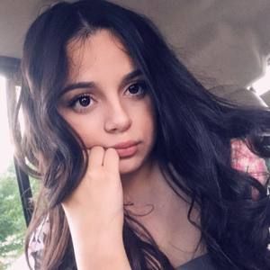 Meet your Posher, Mireya